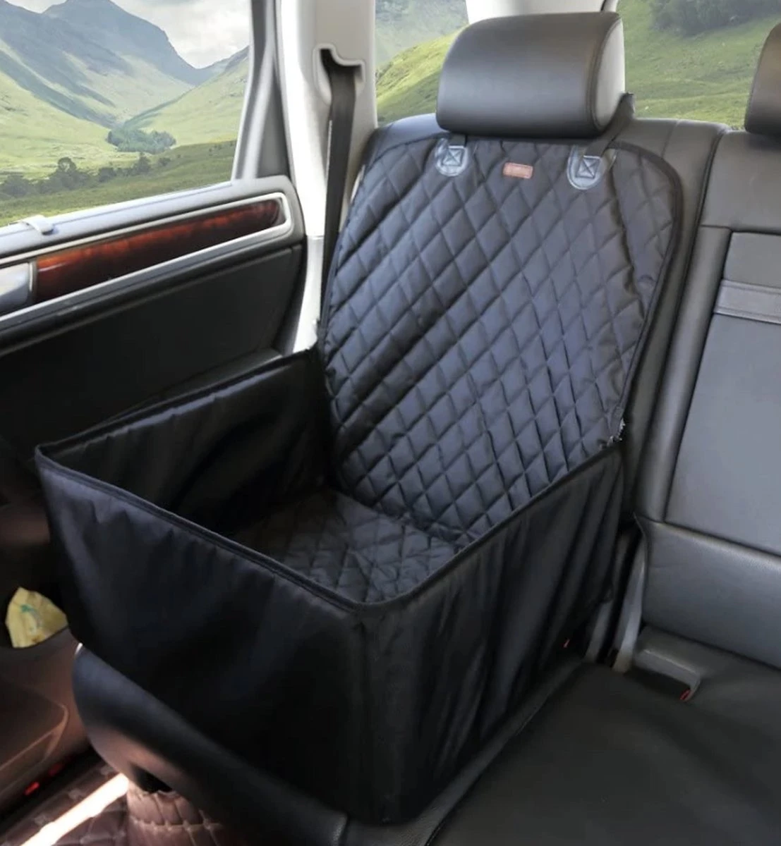 Bella’s Shop – Vaste Plek In Auto Voor Hond – Stoel Beschermer Auto Voor Hond – Afgebakende Honden Plek Auto – Zitje Opvouwbaar – Beschermer Auto – Autostoel Hond – Hondenstoel Auto – Hondenmand Auto – Autozitje Hond – Hoge Kwaliteit – 50x48cm 1 Bella’s Shop – Vaste Plek In Auto Voor Hond – Stoel Beschermer Auto Voor Hond – Afgebakende Honden Plek Auto – Zitje Opvouwbaar – Beschermer Auto – Autostoel Hond – Hondenstoel Auto – Hondenmand Auto – Autozitje Hond – Hoge Kwaliteit – 50x48cm