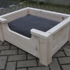 Houten Hondenmand Floki Van Nieuw Steigerhout Inclusief Antraciet Kussen 80x60x30 Cm