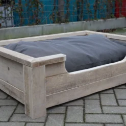 Houten Hondenmand Vito Van Gebruikt Steigerhout Inclusief Antraciet Kussen 110x80x30cm