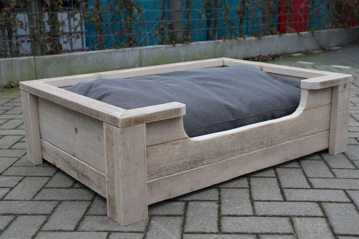Houten Hondenmand Vito Van Gebruikt Steigerhout Inclusief Antraciet Kussen 110x80x30cm 1 Houten Hondenmand Vito Van Gebruikt Steigerhout Inclusief Antraciet Kussen 110x80x30cm