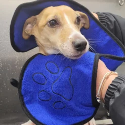 N4dogs – Hondenhanddoek Microvezel – Handdoek Hond – Droogdoek – Sterk Absorberend – Handdoek Met Zakken – 66×23 Cm – Honden Deken