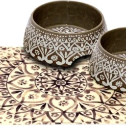 Tarhong Boho Set Taupe 2 Voerbakken / Placemat Boho – 18 CM 590 ML / 49X29 CM