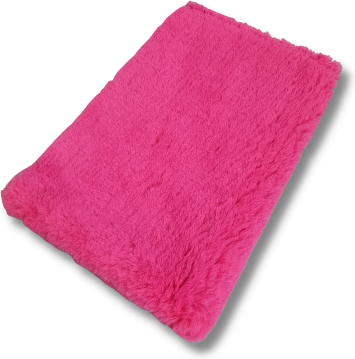 Vetbed Fuchsia Effen – Antislip Hondenmat – Hondenbed – Hondenmatras – Benchmat – 100 X 75 CM – Machine Wasbaar 1 Vetbed Fuchsia Effen – Antislip Hondenmat – Hondenbed – Hondenmatras – Benchmat – 100 X 75 CM – Machine Wasbaar
